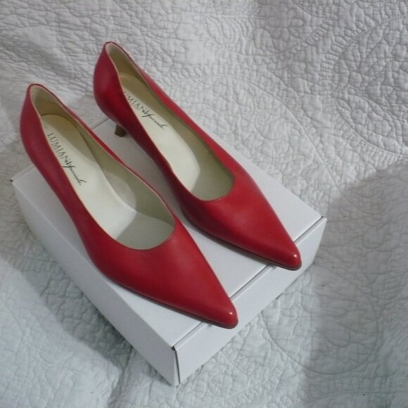 Stylish Red Heels by Unknown Brand - Picture 1 of 8
